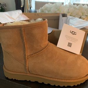 Brand new 100% Authentic Ugg Classic Mini II Size 9